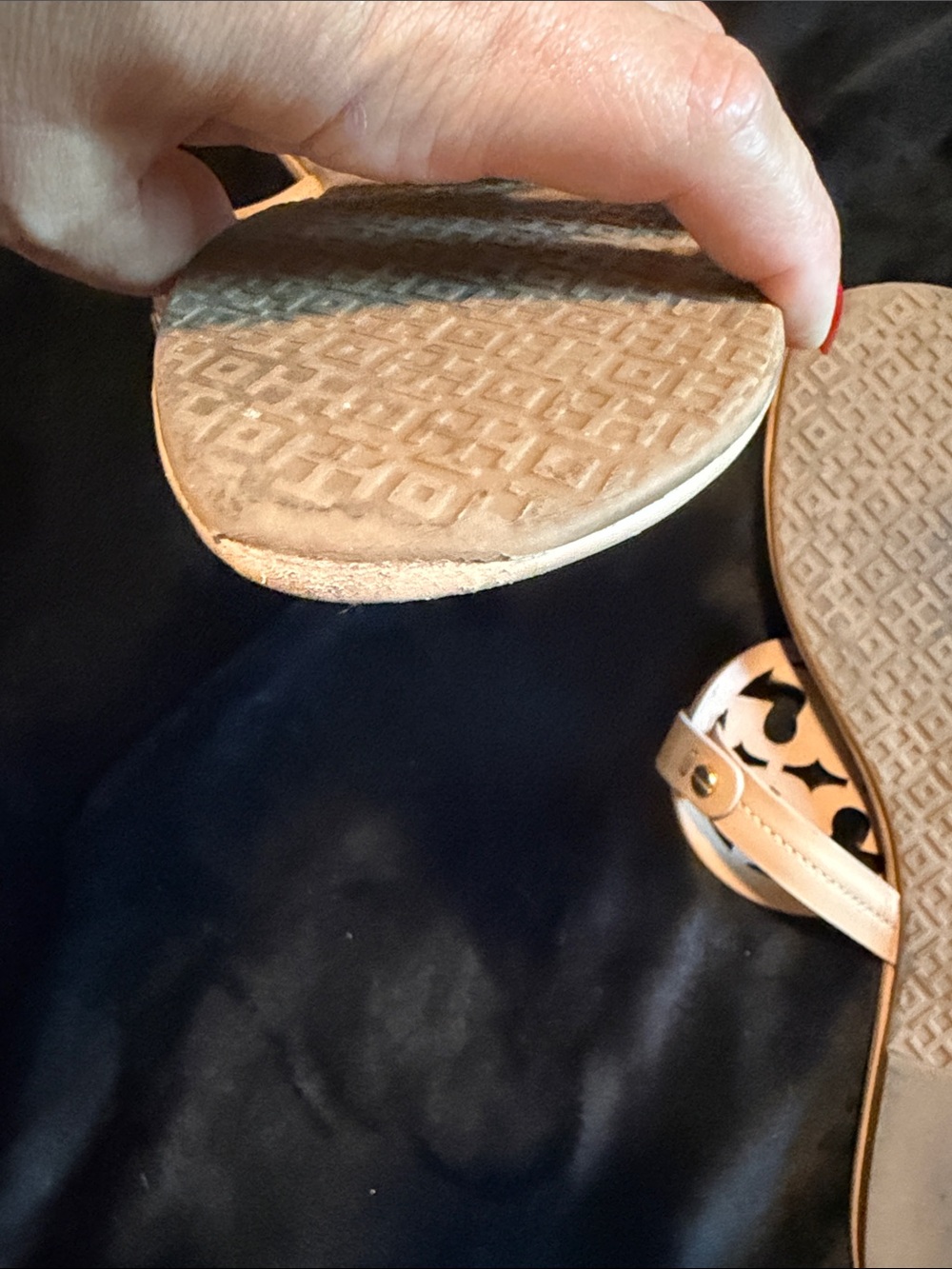 Tory Burch Light Beige Leather Logo Thong Sandals - Picture 6 of 7